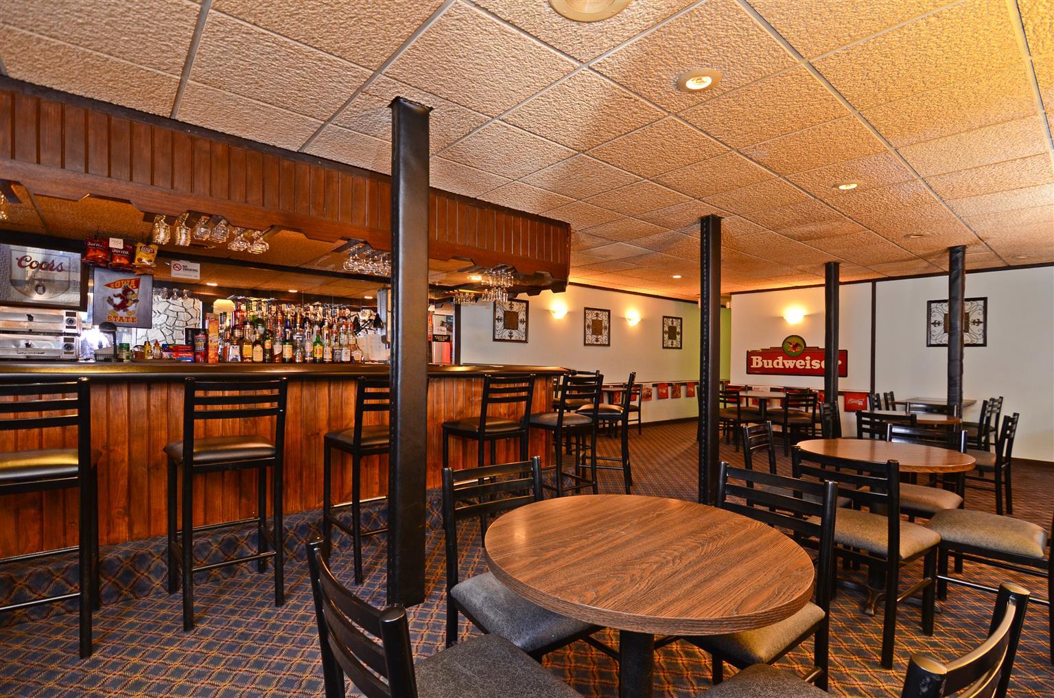Super 8 By Wyndham Williams Hotel Restaurant foto