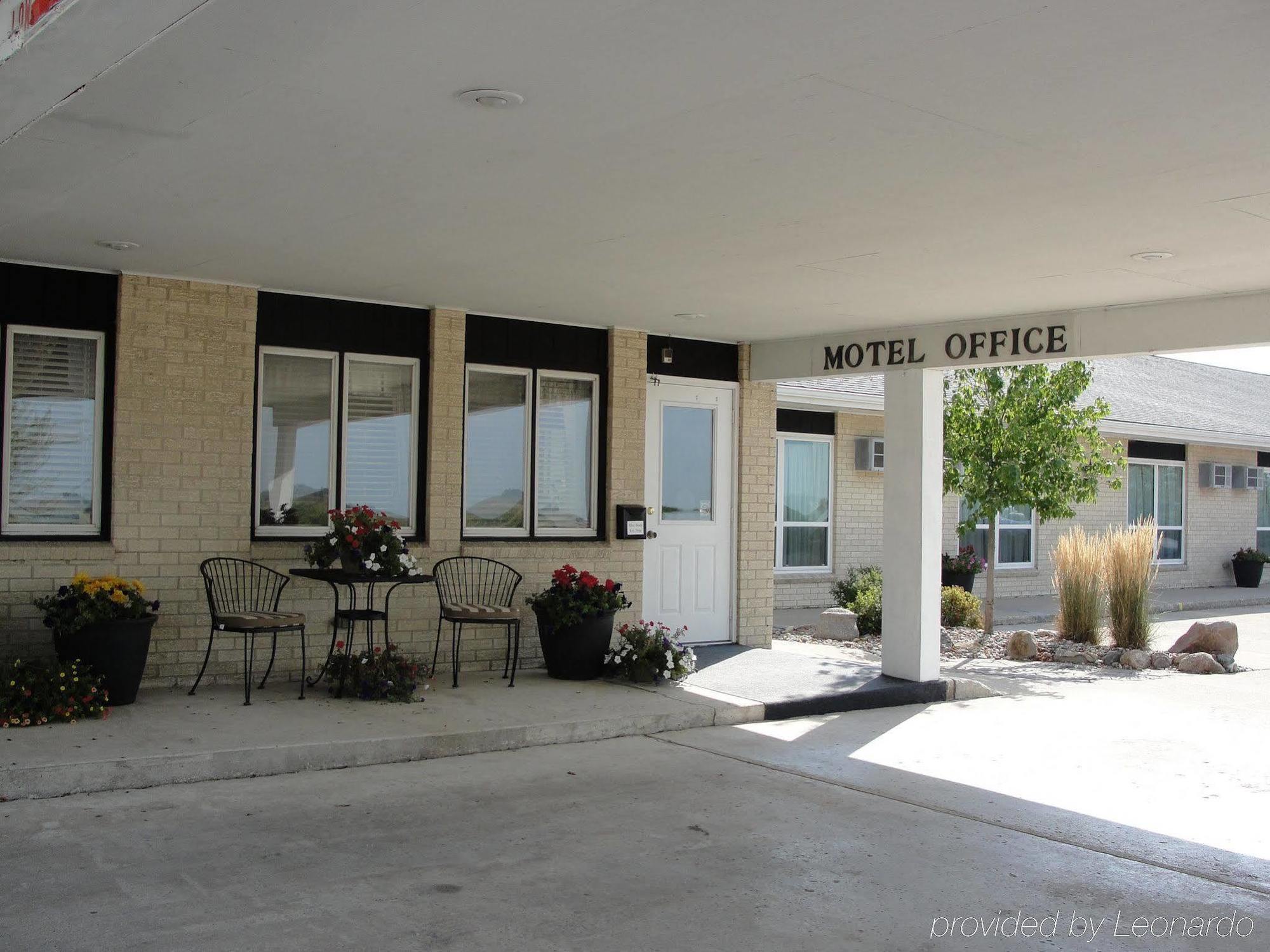 Super 8 By Wyndham Williams Hotel Exterior foto